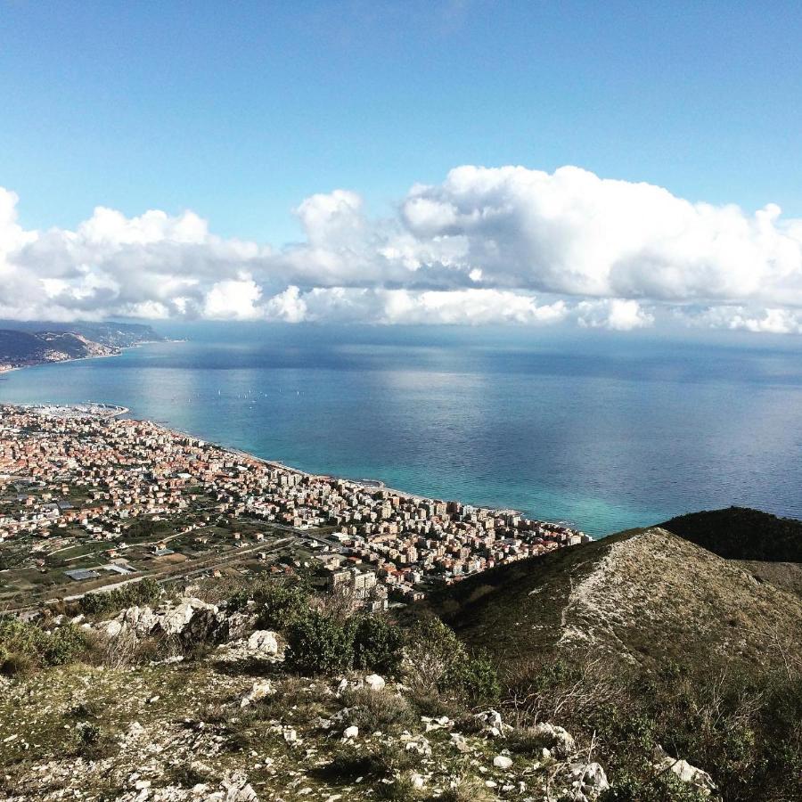 Appartamento Casa Azzurra Loano Esterno foto